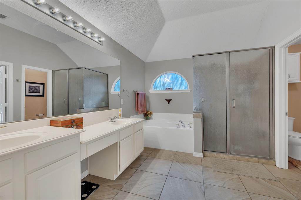 Mansfield, Texas 76063, United States, 4 Bedrooms Bedrooms, ,3 BathroomsBathrooms,Residential,Pending,25217