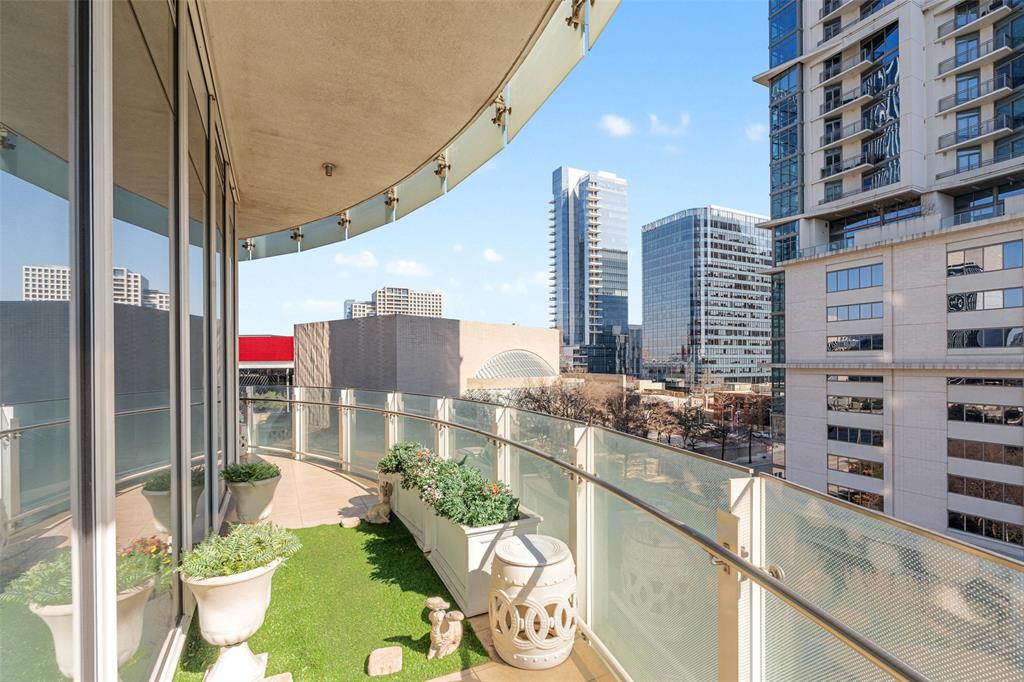 Museum Tower - Residential