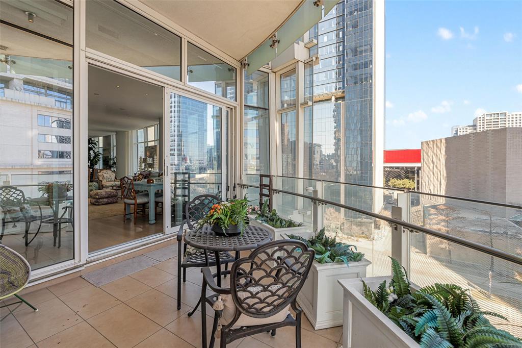 Museum Tower - Residential