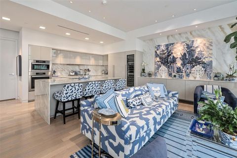 Photo of 1918 Olive Street #502, Dallas, TX 75201 (MLS # 21190045)