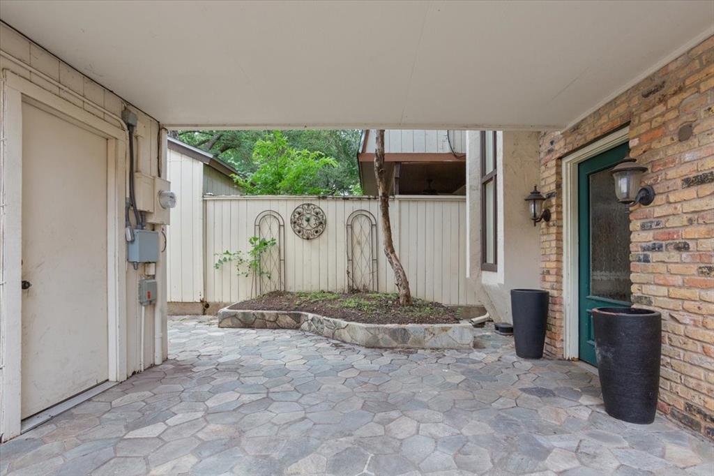 4312 Village Oak Drive