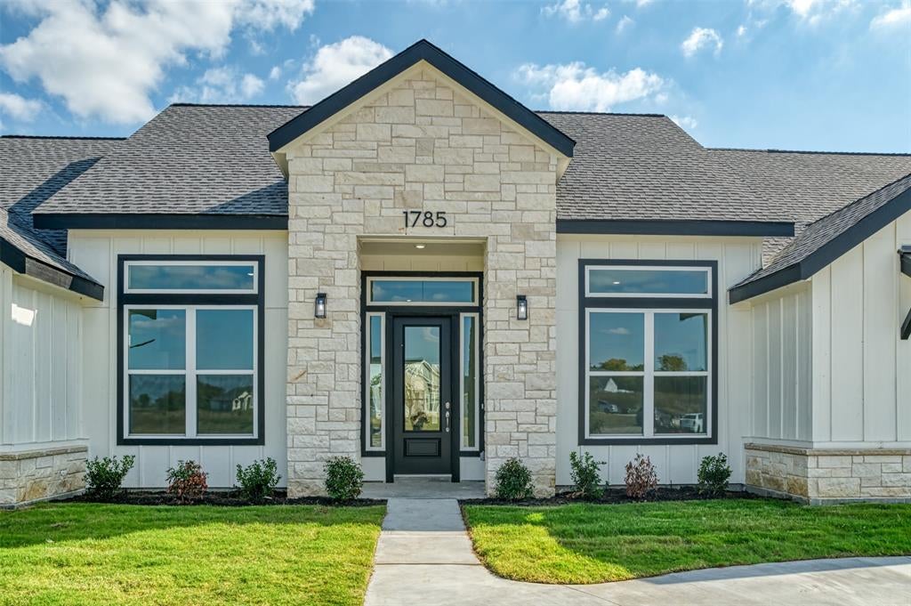 1785 Crestridge Circle