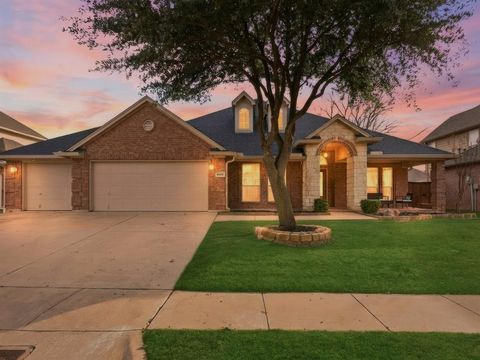 Photo of 4108 Ainsly Lane, Fort Worth, TX 76244 (MLS # 21127923)