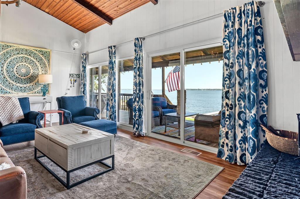 Island Oaks - Residential