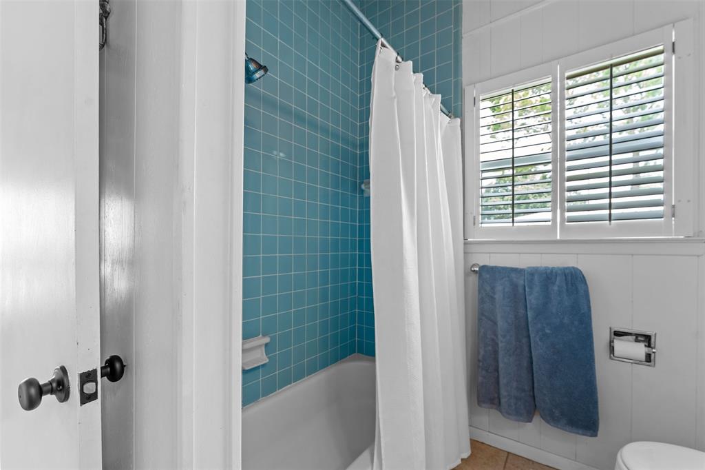 Island Oaks - Residential