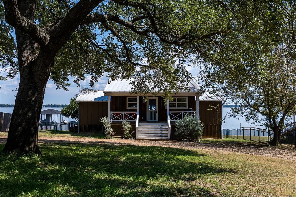 Island Oaks - Residential