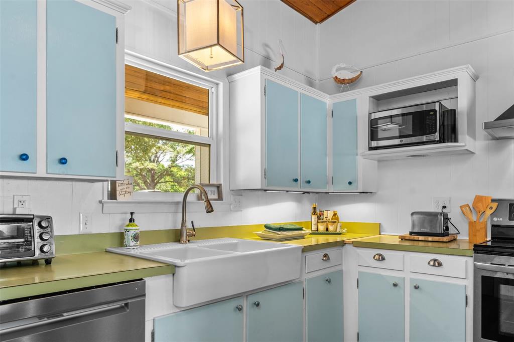 Island Oaks - Residential