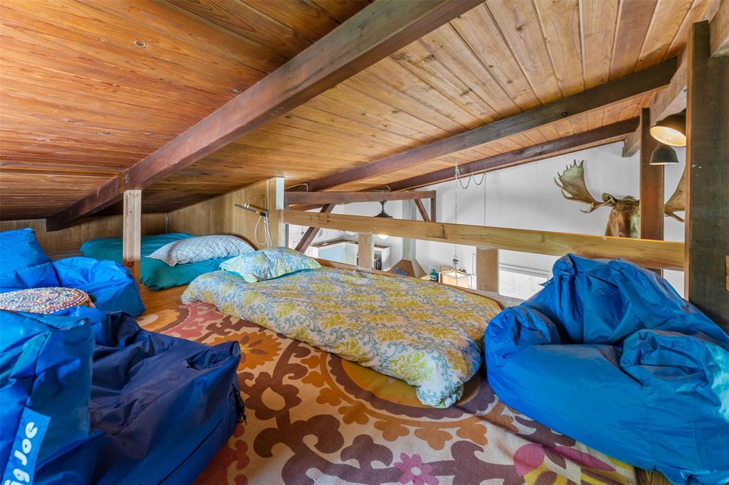 Island Oaks - Residential