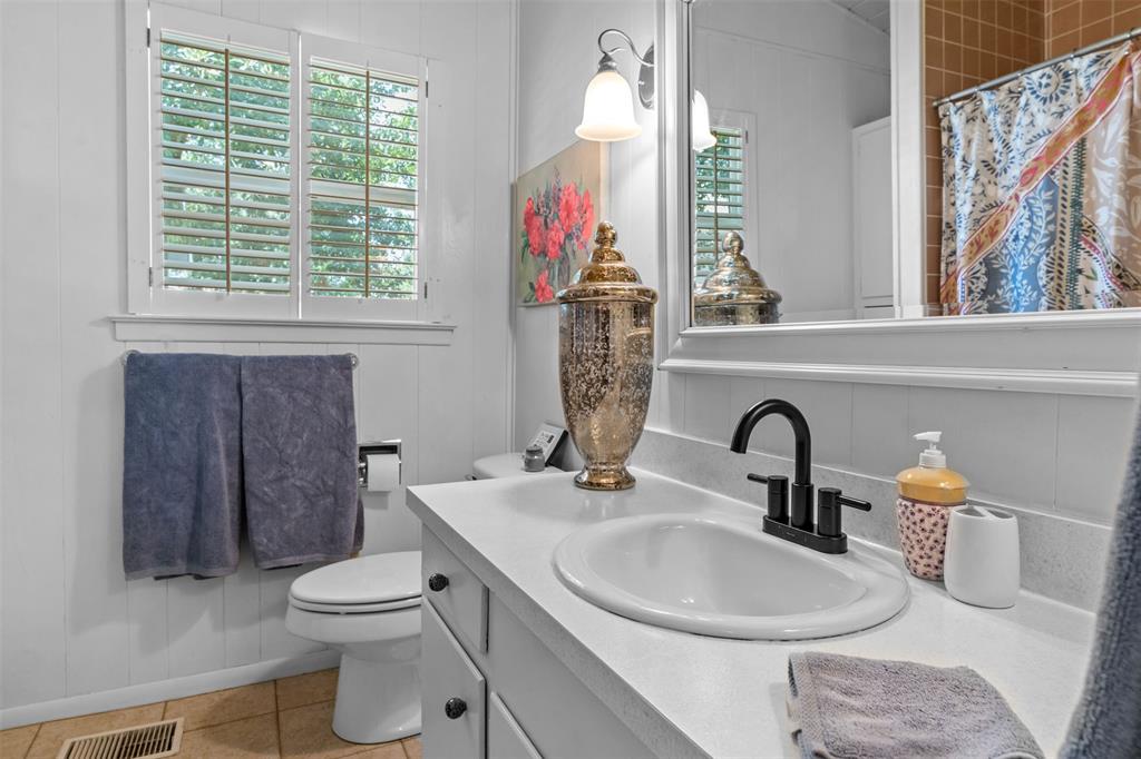 Island Oaks - Residential