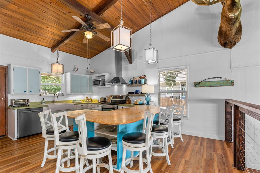 Island Oaks - Residential