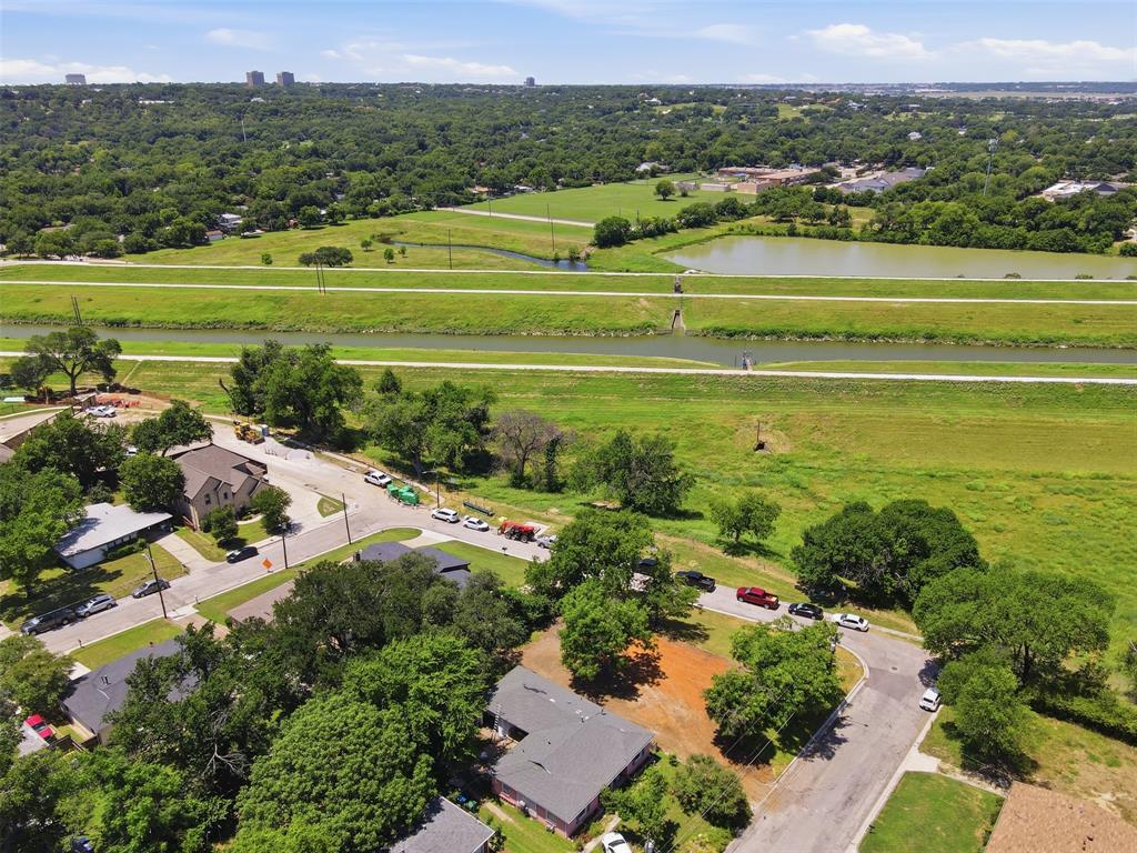 5317 Red Bud Lane