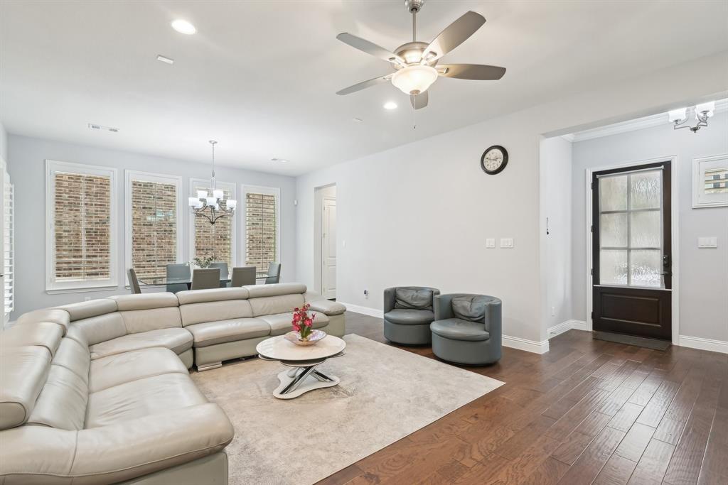 6809 Royal View Drive