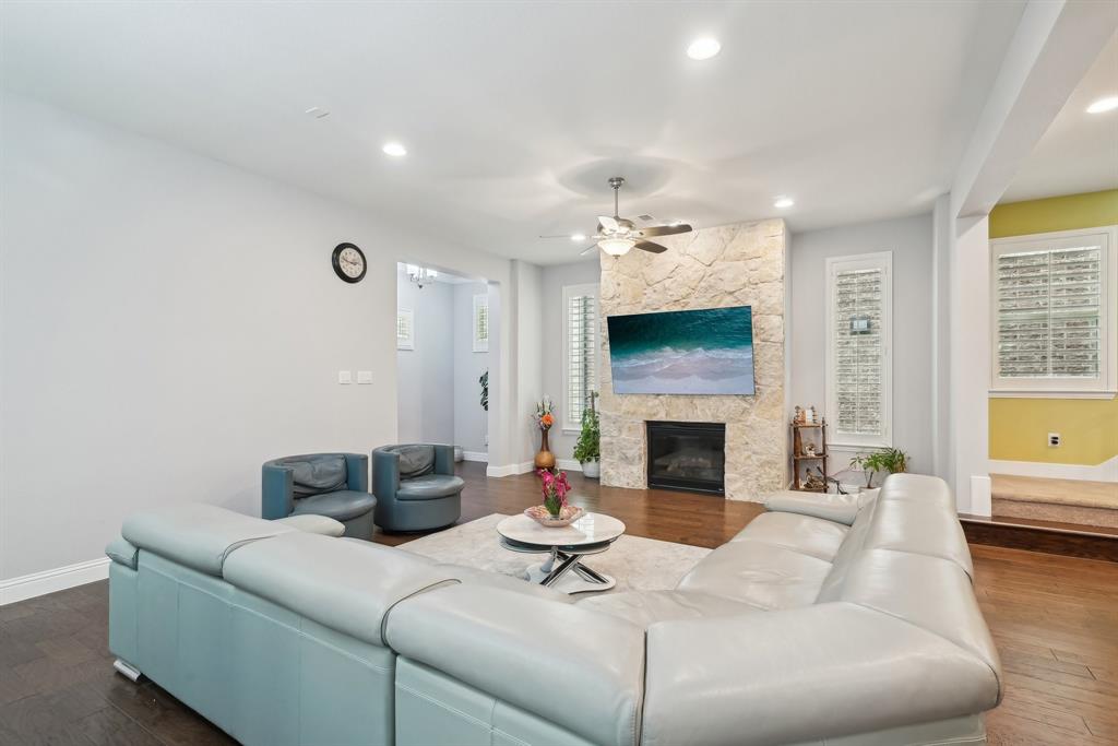 6809 Royal View Drive