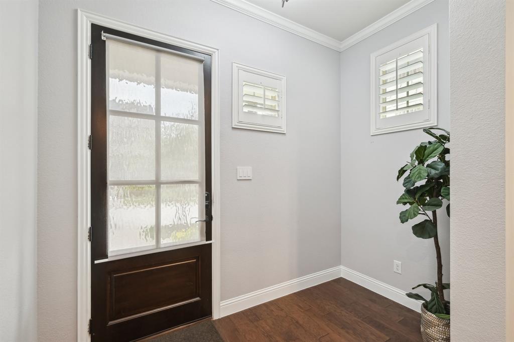 6809 Royal View Drive