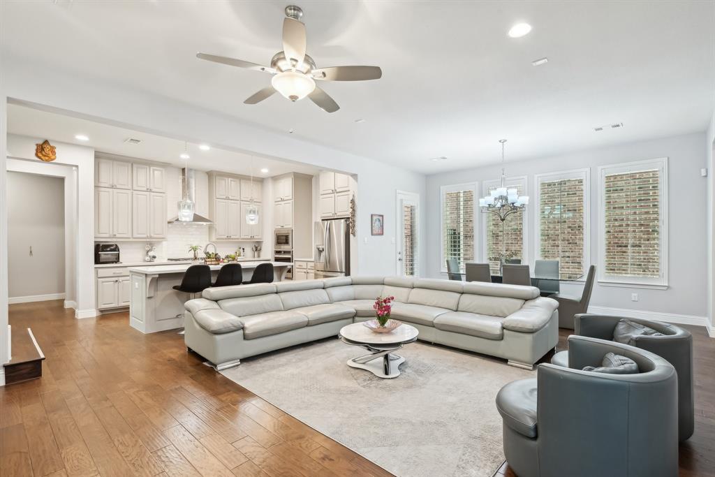 6809 Royal View Drive