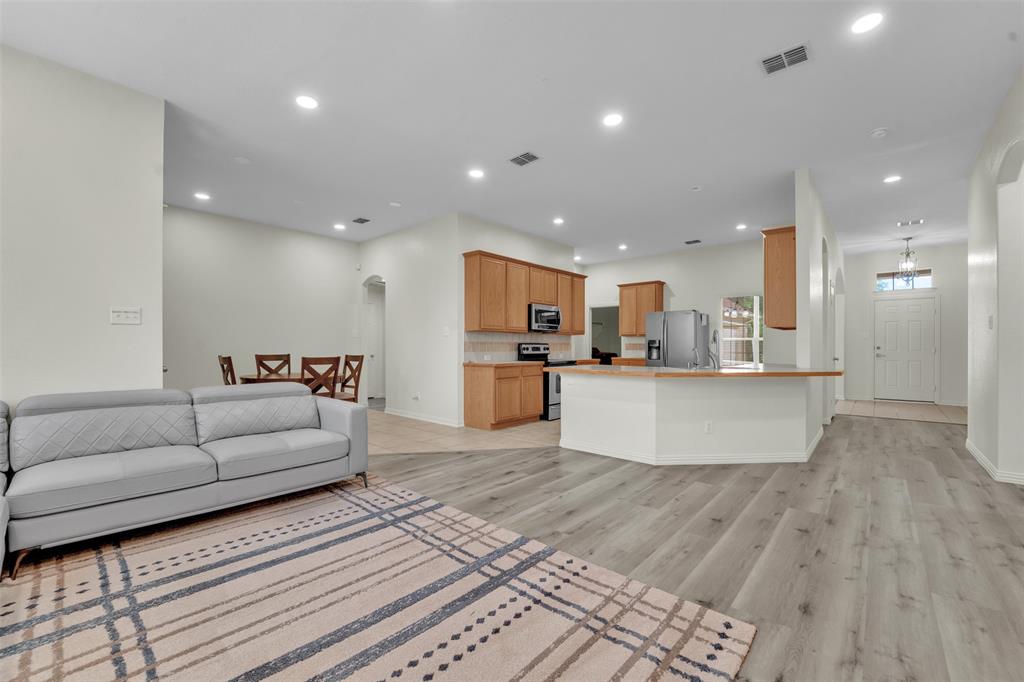 824 Duck Pond Drive