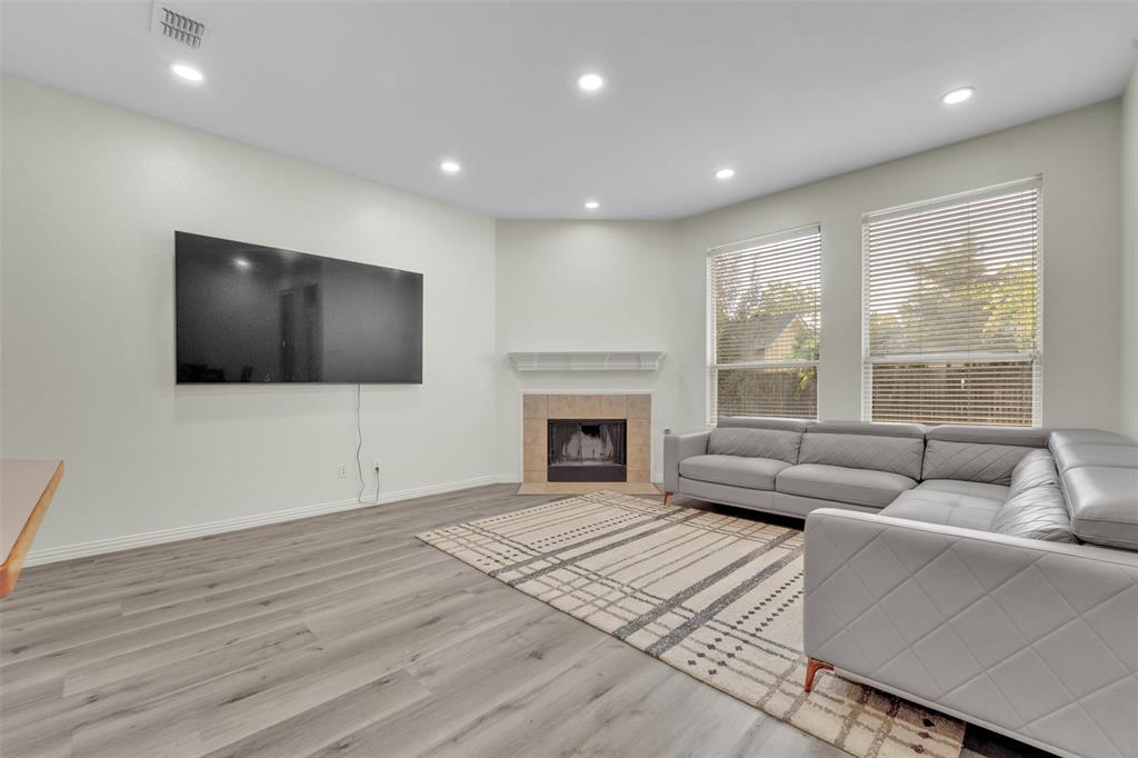824 Duck Pond Drive