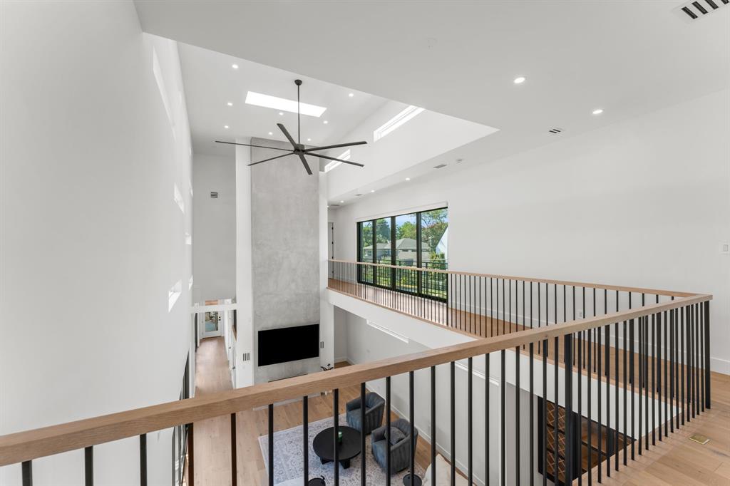 Henderson Ave - Residential