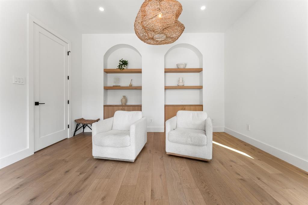 Henderson Ave - Residential