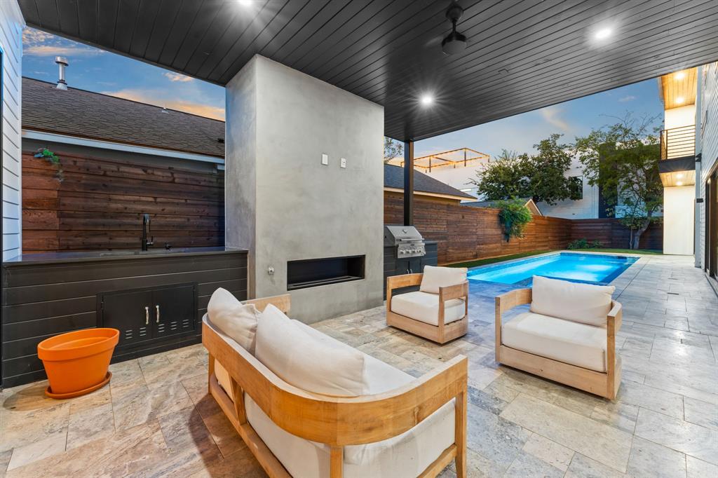 Henderson Ave - Residential