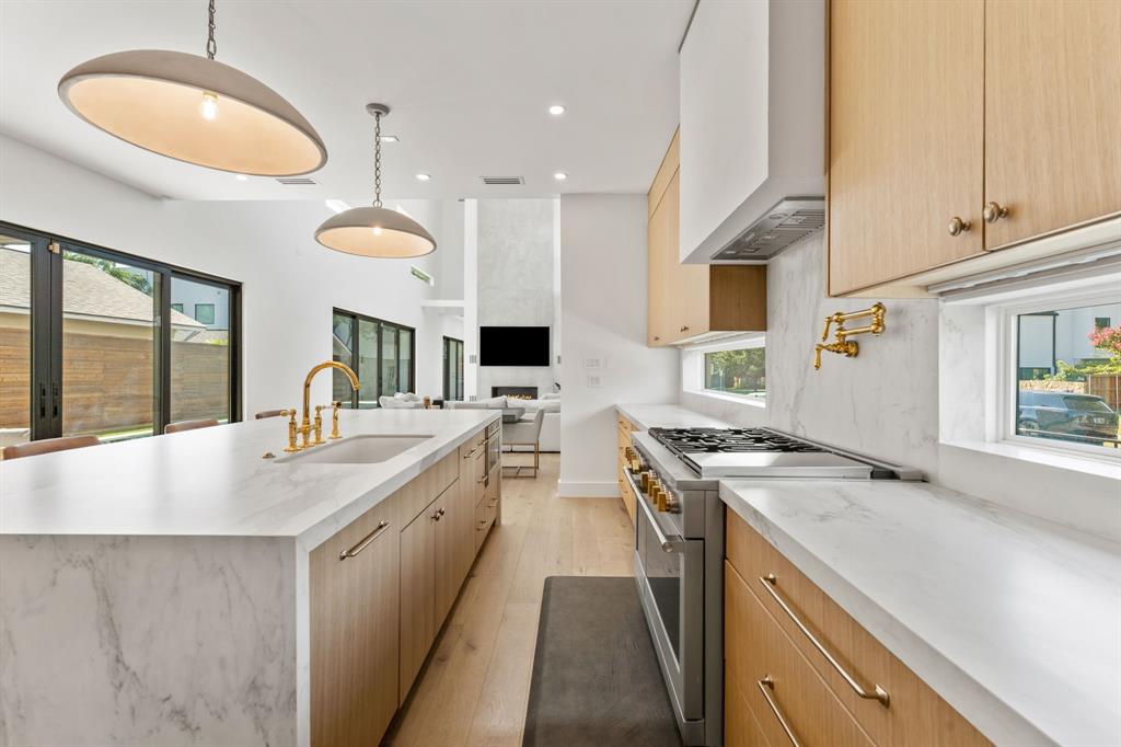 Henderson Ave - Residential