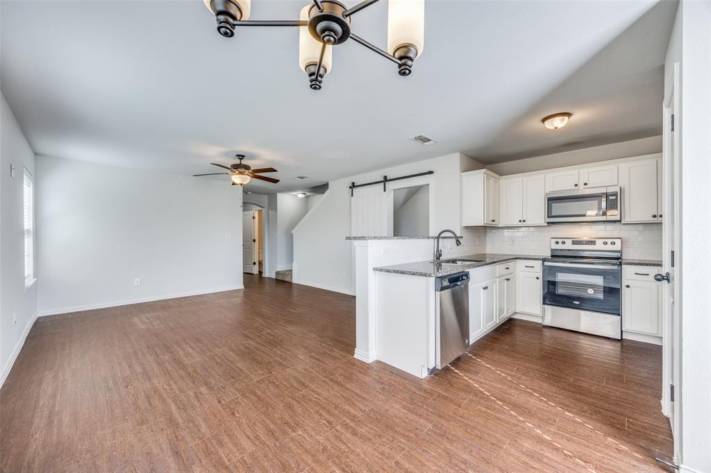 230-232 W Lake Street