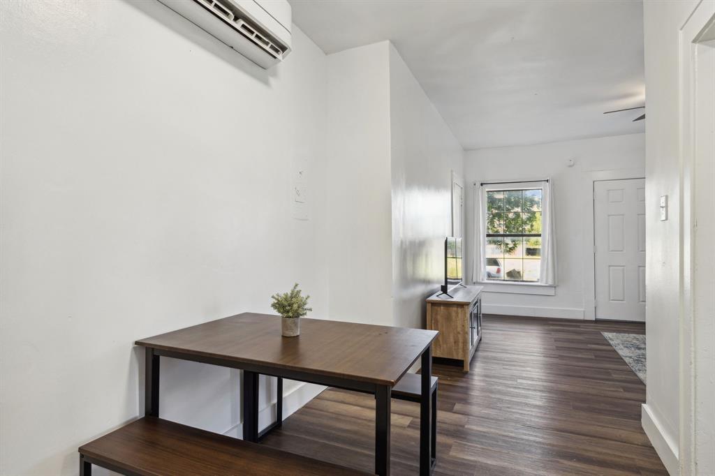 Dallas Land & Loan 02 - Residential Income