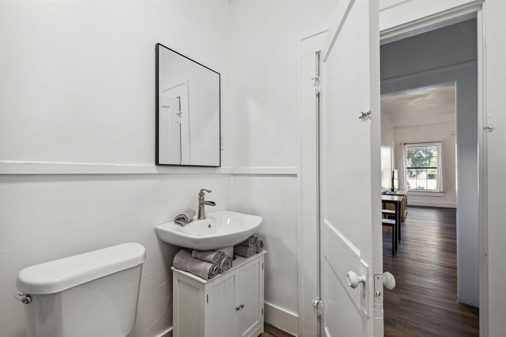 Dallas Land & Loan 02 - Residential Income