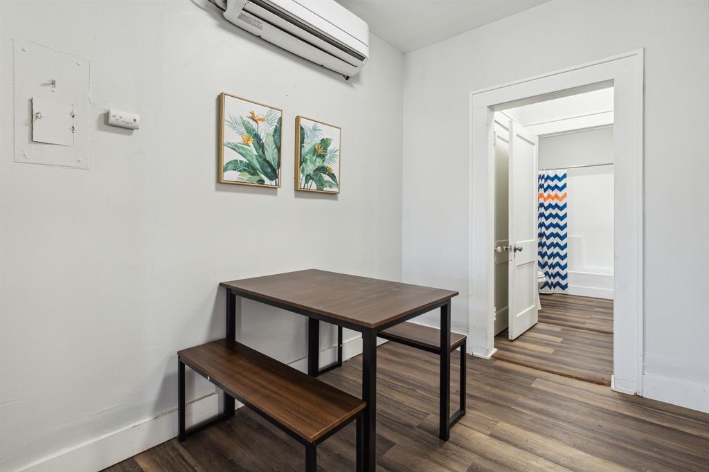 Dallas Land & Loan 02 - Residential Income