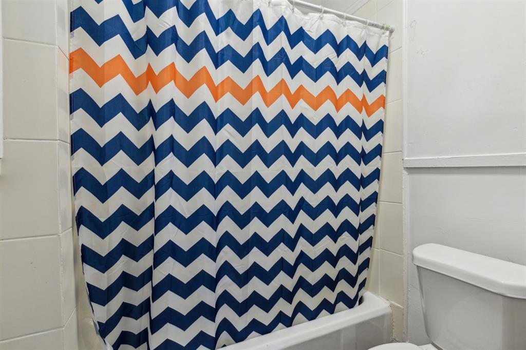 Dallas Land & Loan 02 - Residential Income