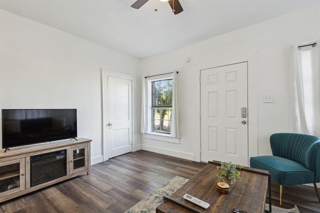 Dallas Land & Loan 02 - Residential Income