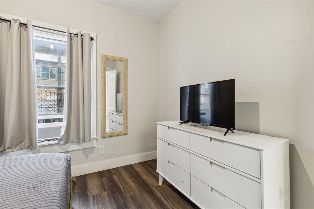 Dallas Land & Loan 02 - Residential Income