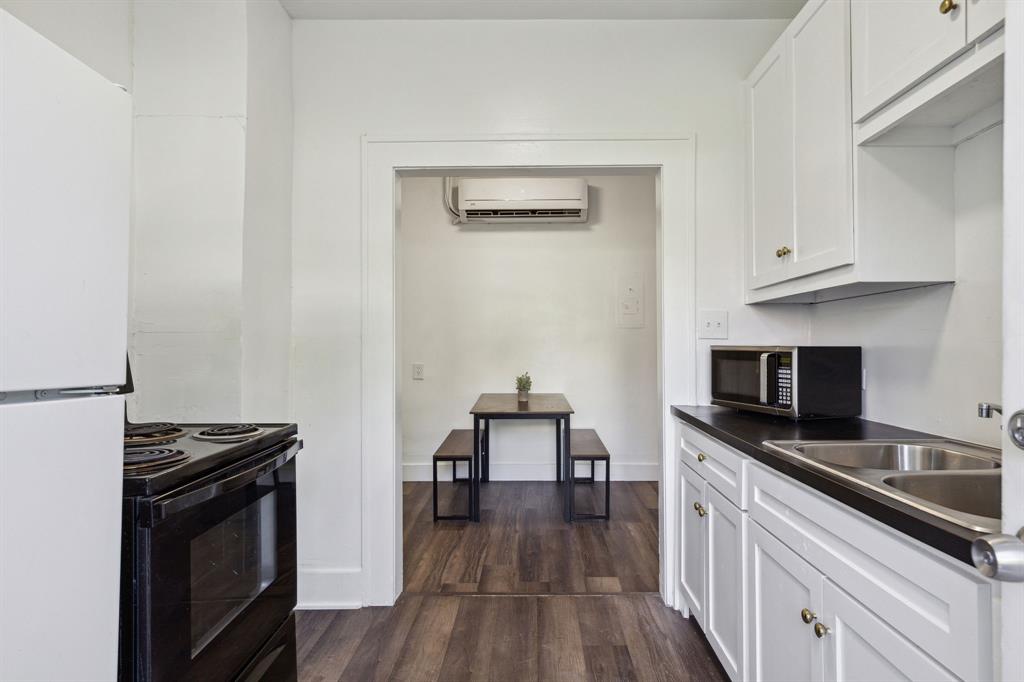 Dallas Land & Loan 02 - Residential Income