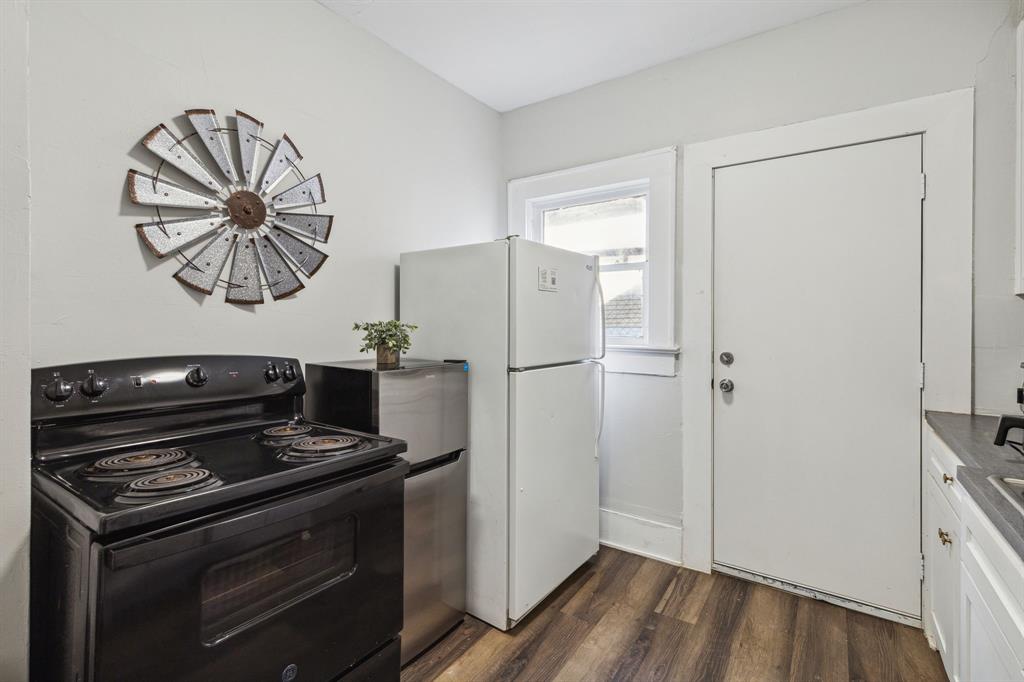 Dallas Land & Loan 02 - Residential Income