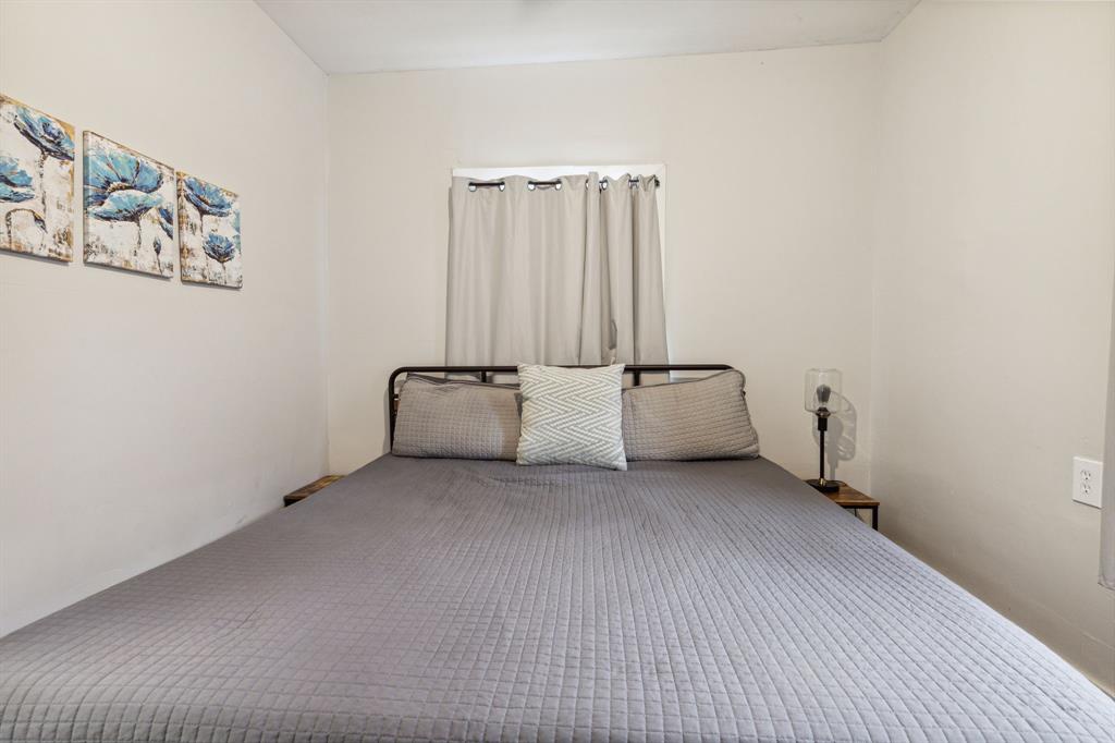 Dallas Land & Loan 02 - Residential Income