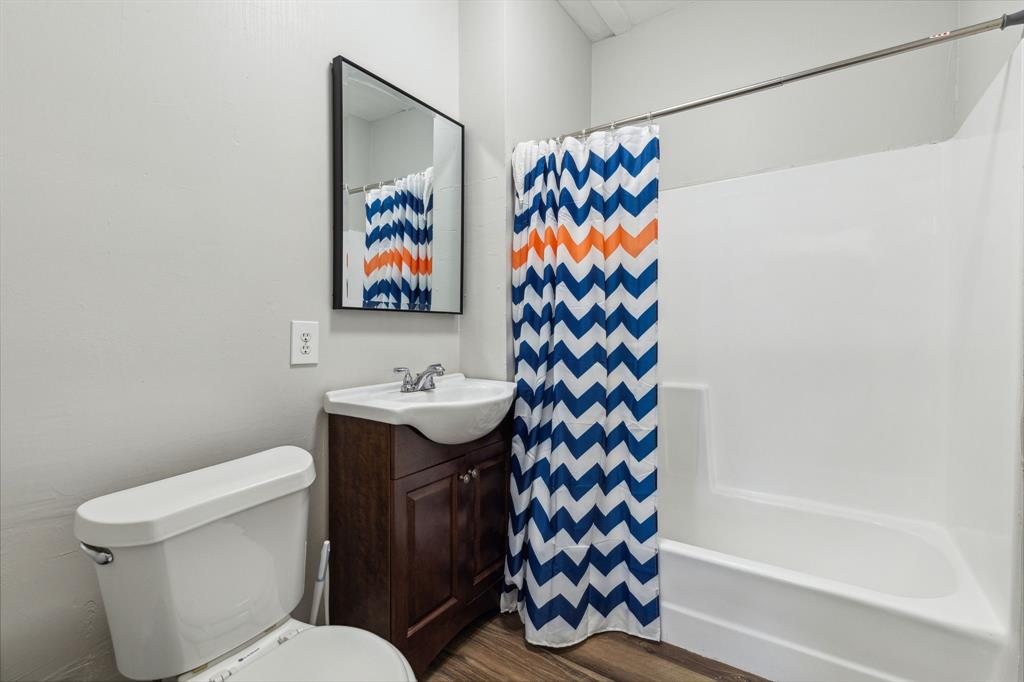 Dallas Land & Loan 02 - Residential Income