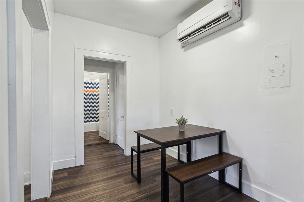 Dallas Land & Loan 02 - Residential Income