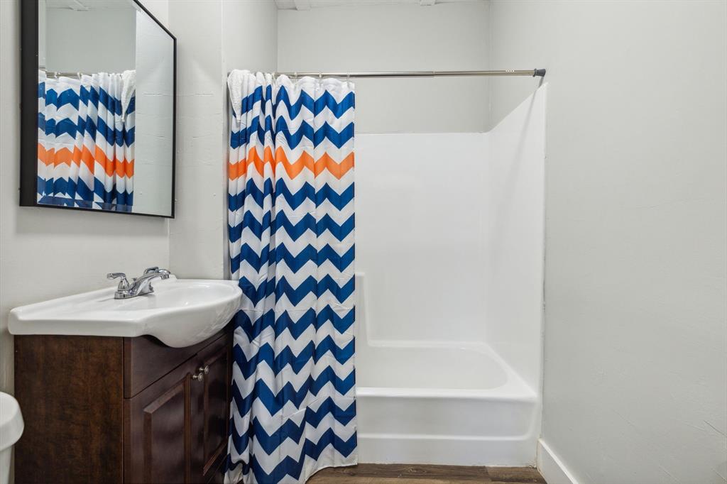 Dallas Land & Loan 02 - Residential Income