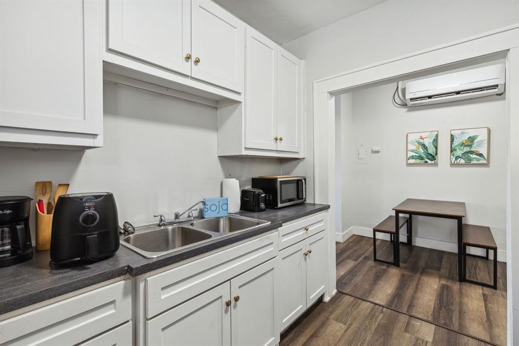 Dallas Land & Loan 02 - Residential Income