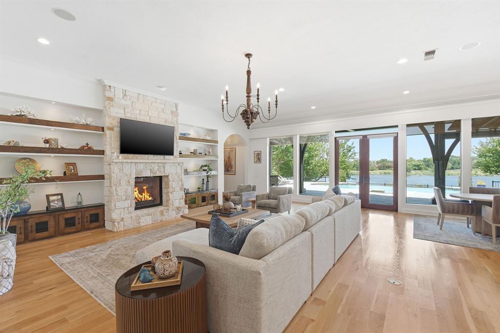 1005 Forest Lake Circle