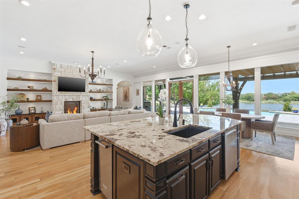 1005 Forest Lake Circle