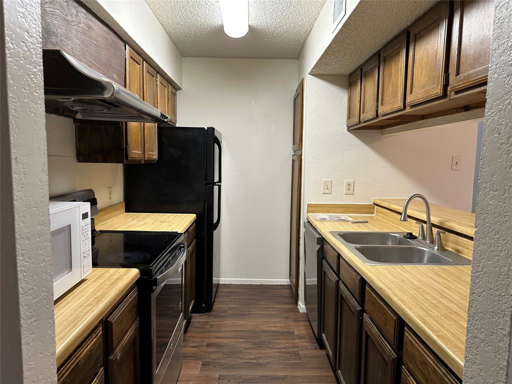 9615 Walnut Street 3205