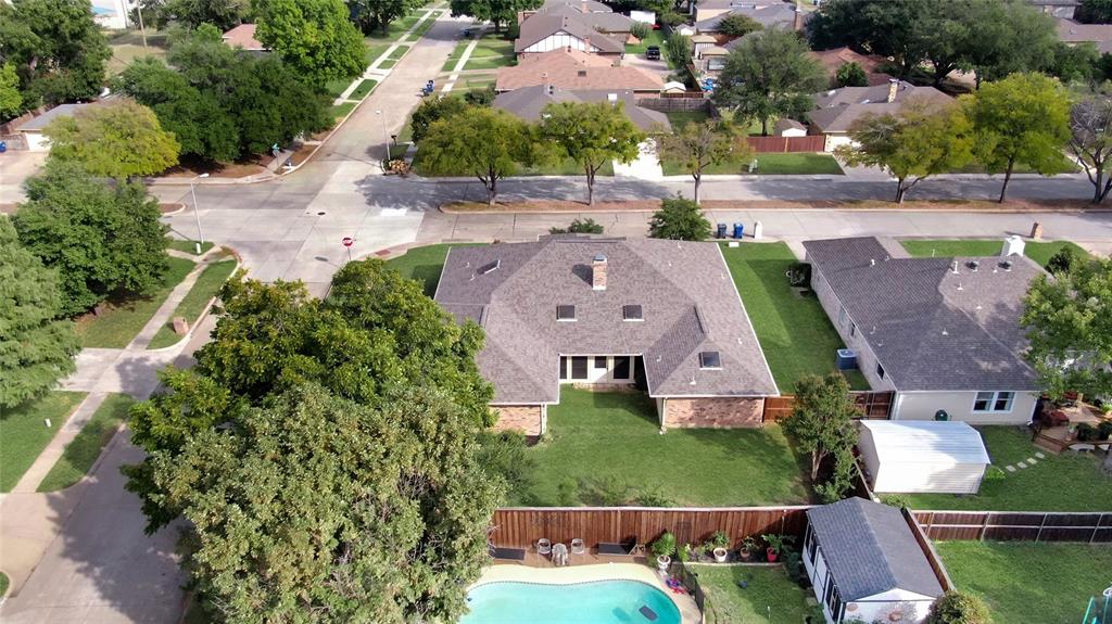 300 Dogwood Trail