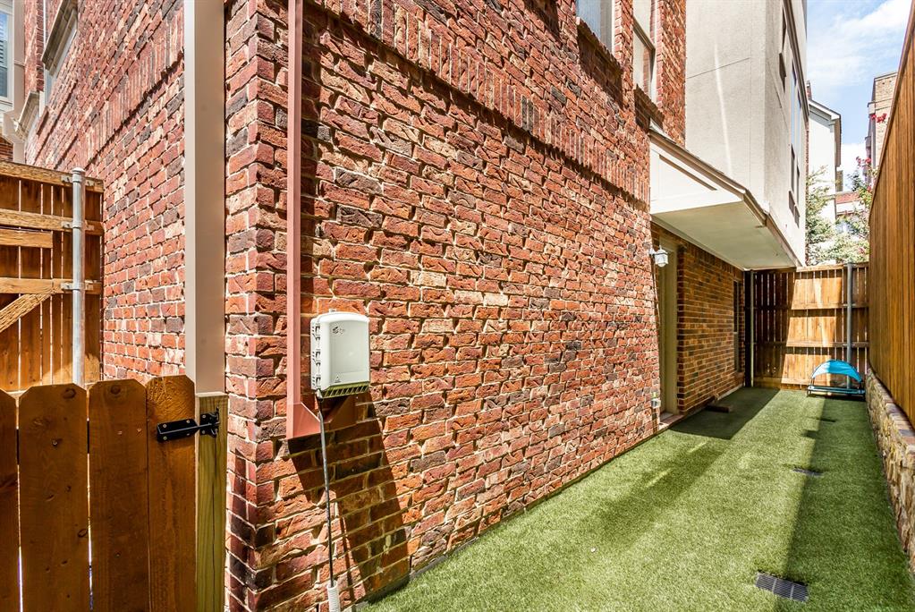 Farmers Market Twnhm 02 - Residential