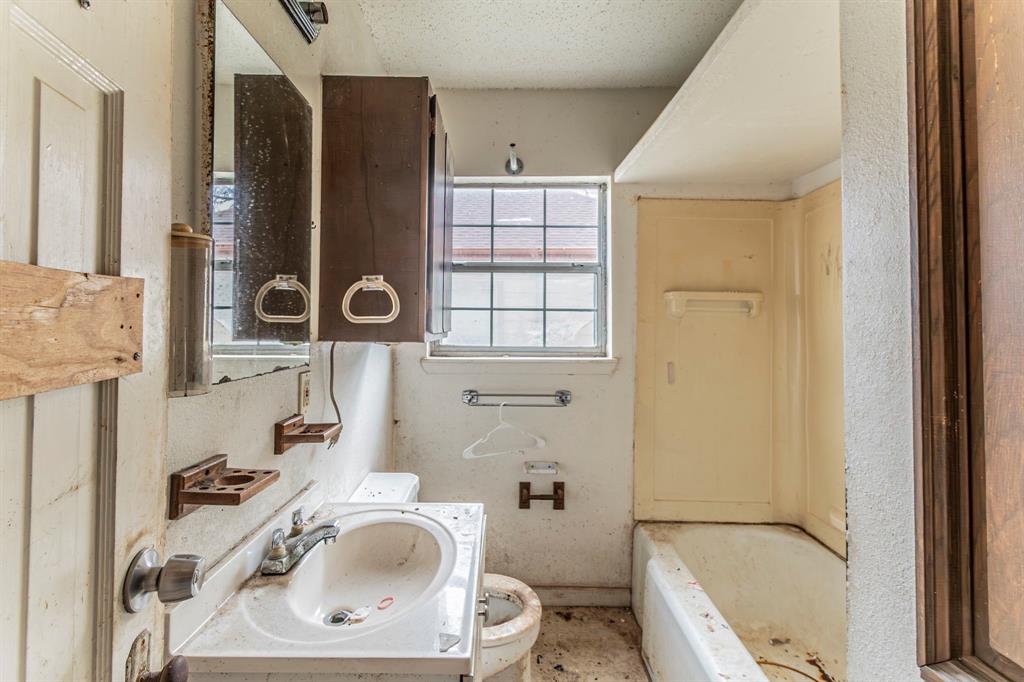 Kathryn Gene - Residential