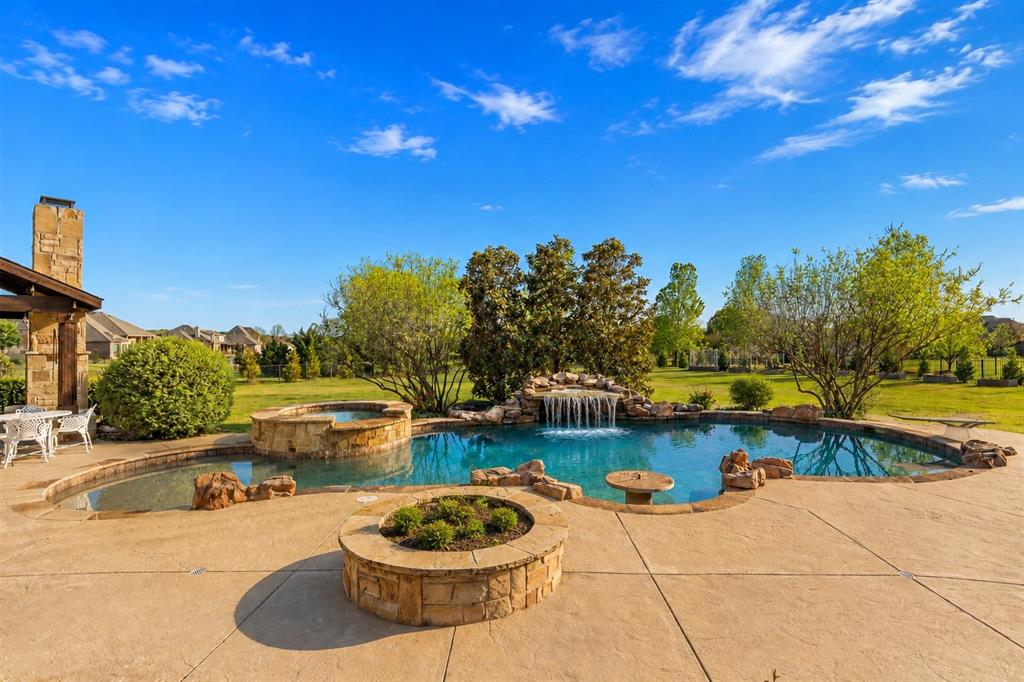 210 Rockland Trail