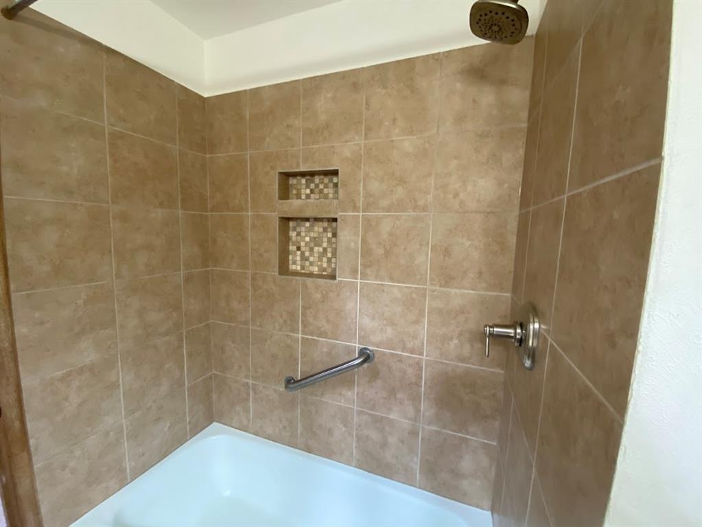 Dallas North Estates 12th Instl - Residential Lease