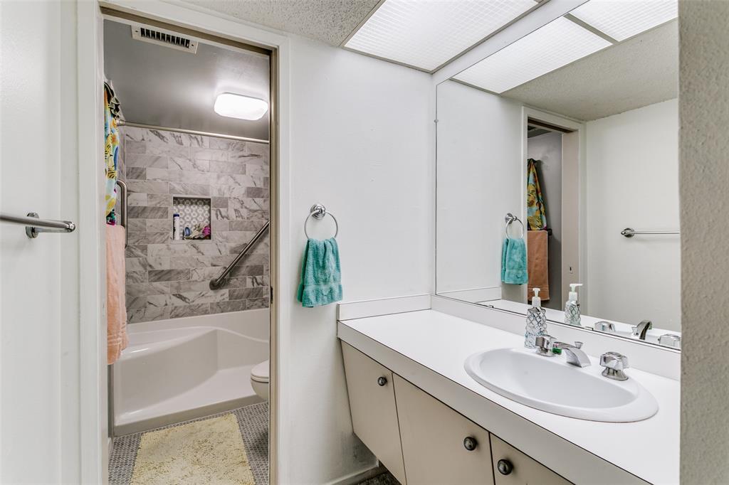 Del Paseo Twnhs - Residential