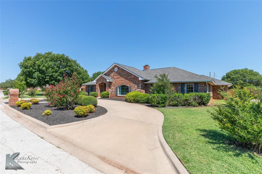 12 MISSION HILLS