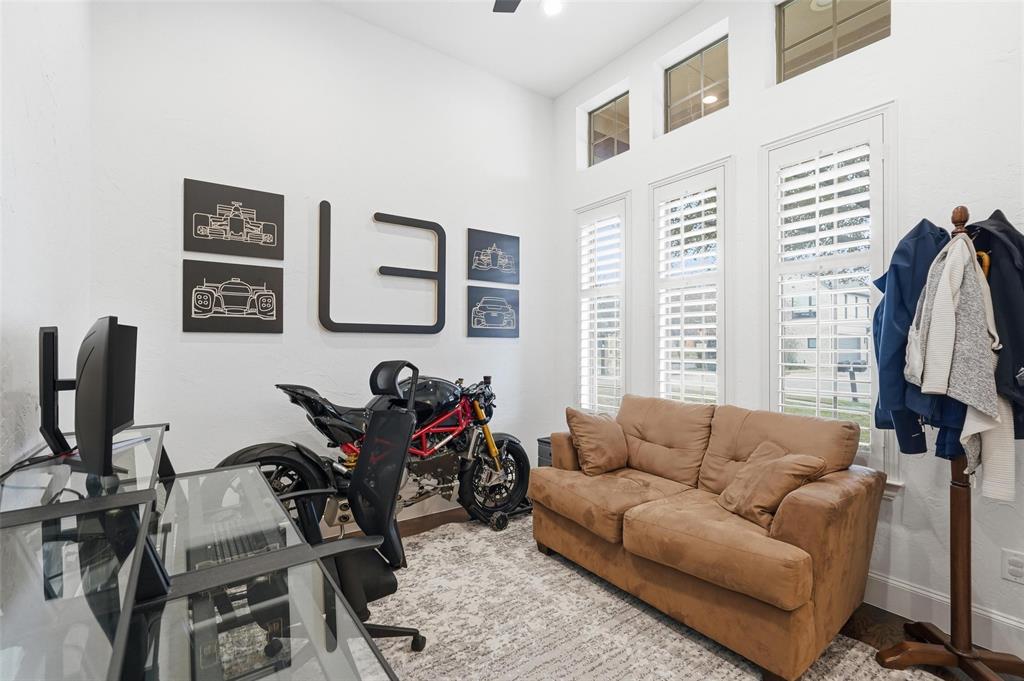 2252 Forest Hollow Park